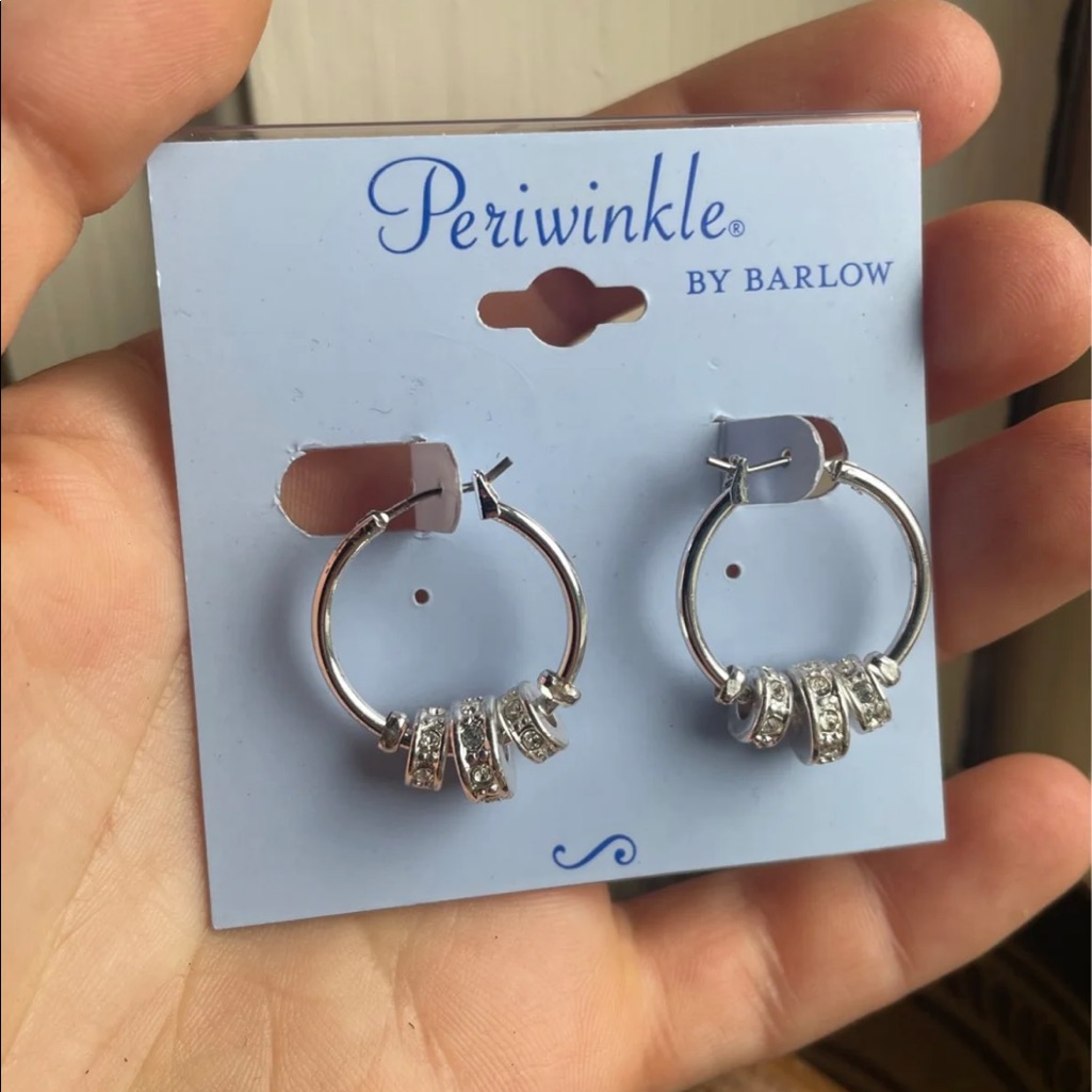 Nwt Periwinkle By Barlow Crystal Clear Ring Shape Hoop Charm Earring Accessory !